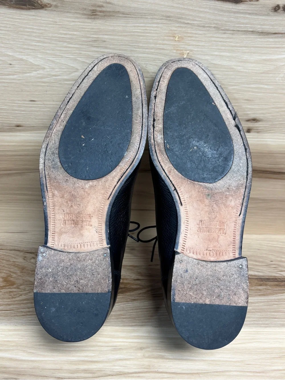 Johnston & Murphy dress shoes featuring smooth and textured leather size 11